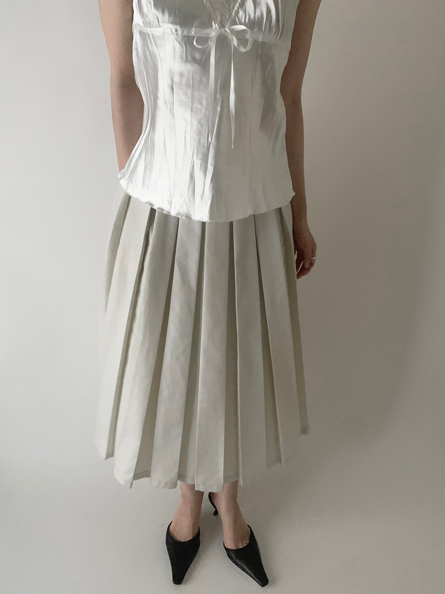 gray ivory pleats long skirt