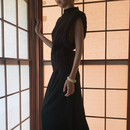 black side open knit vest