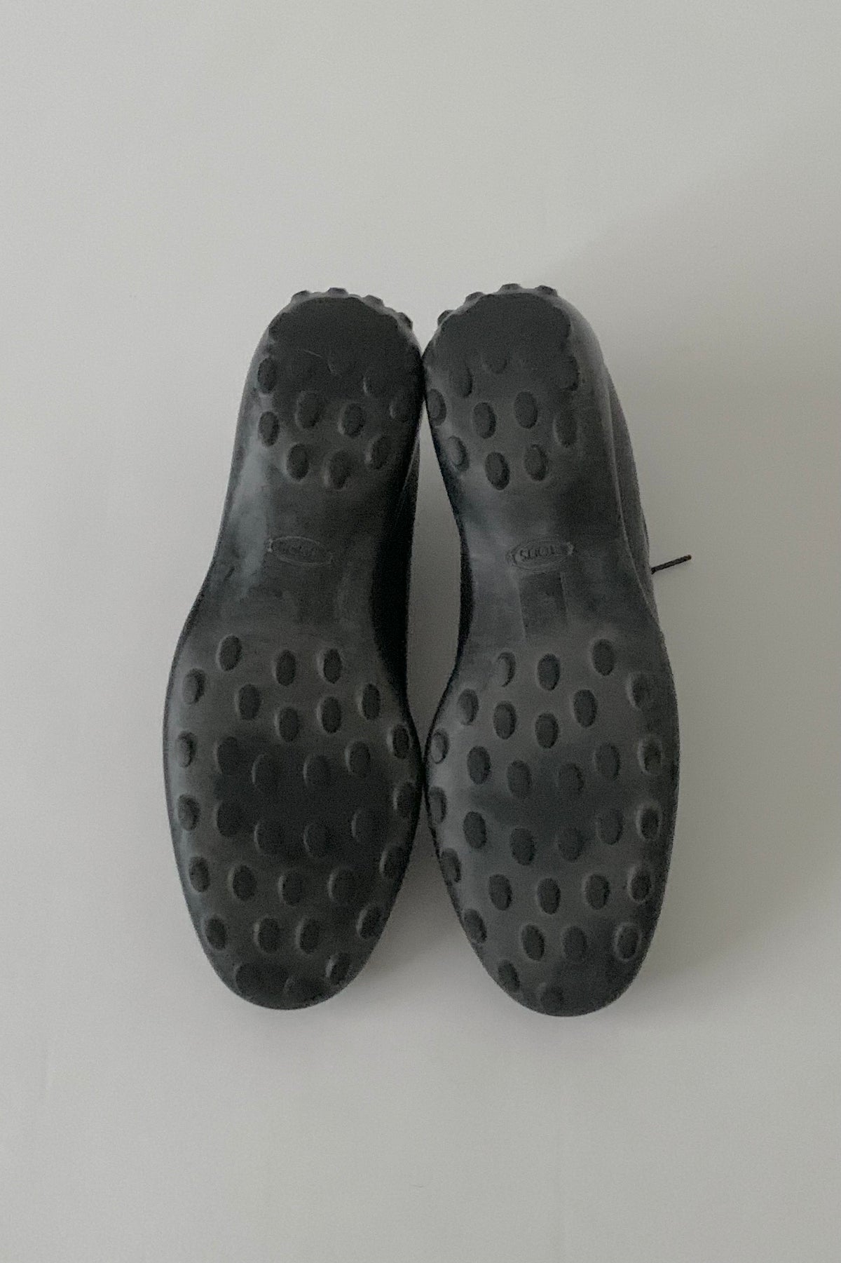 TOD’S black leather sneakers