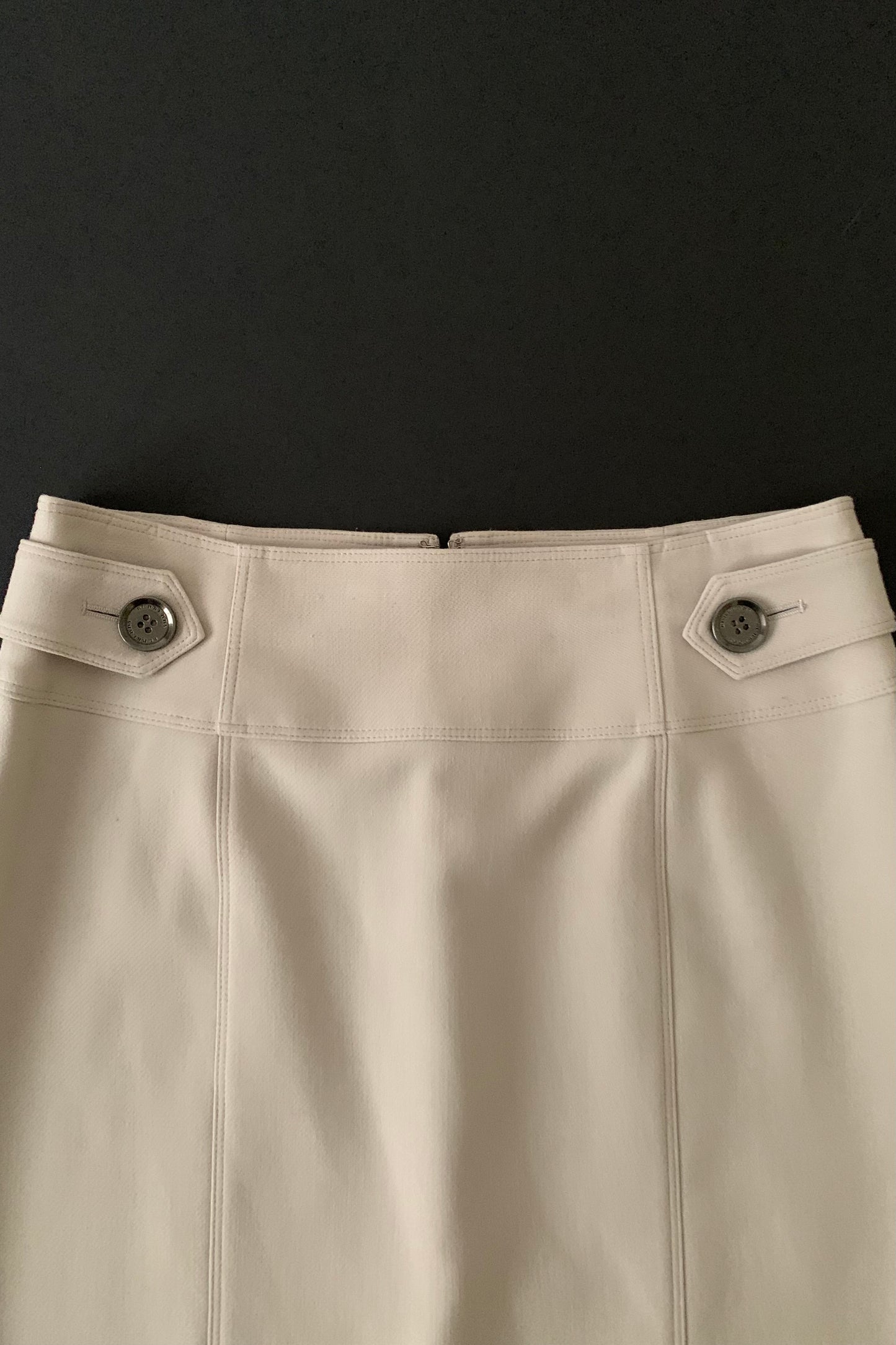 Burberry light beige side buttons skirt