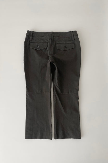dark gray side buttons capri pants