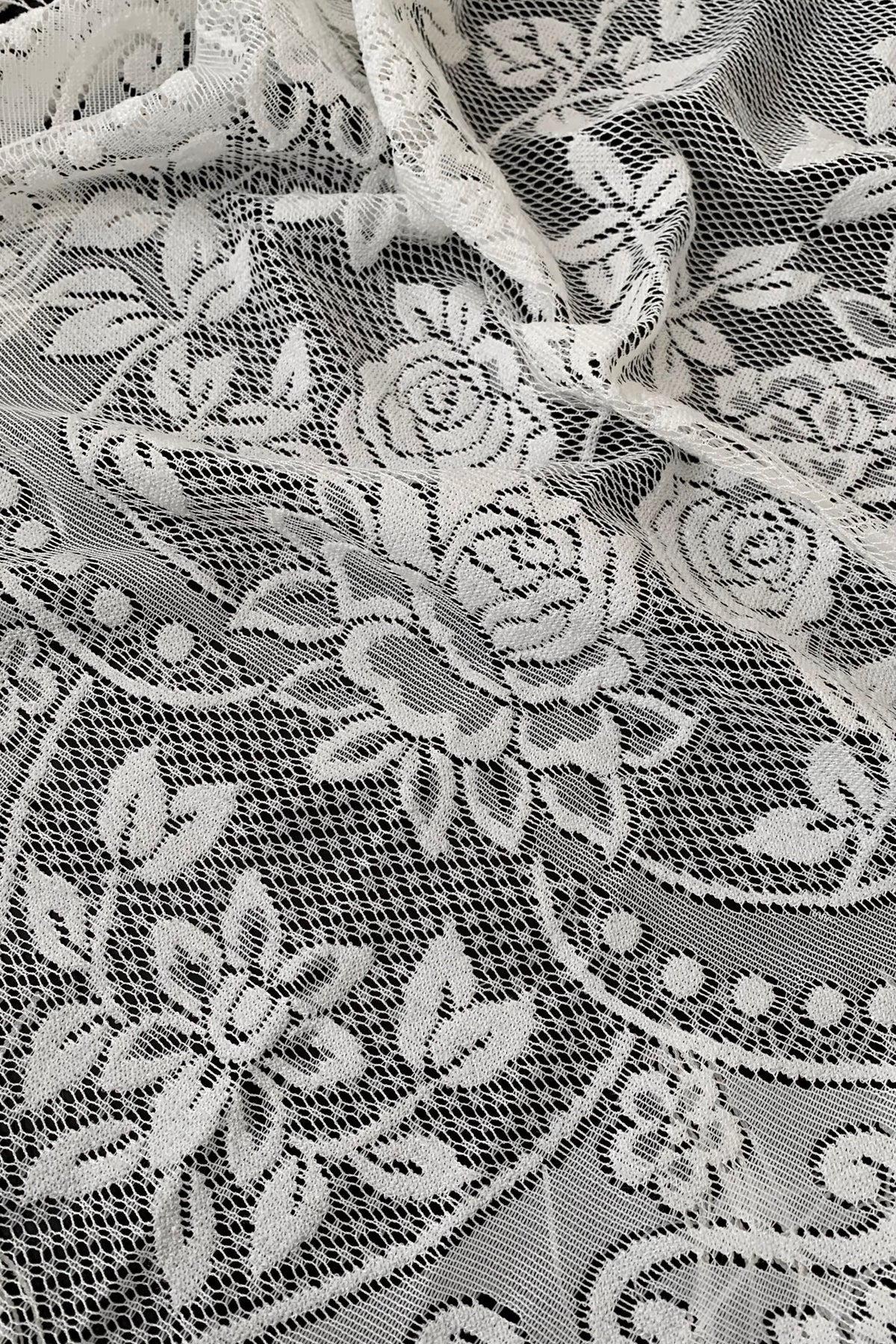 white lace fringe stall