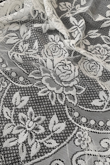 white lace fringe stall