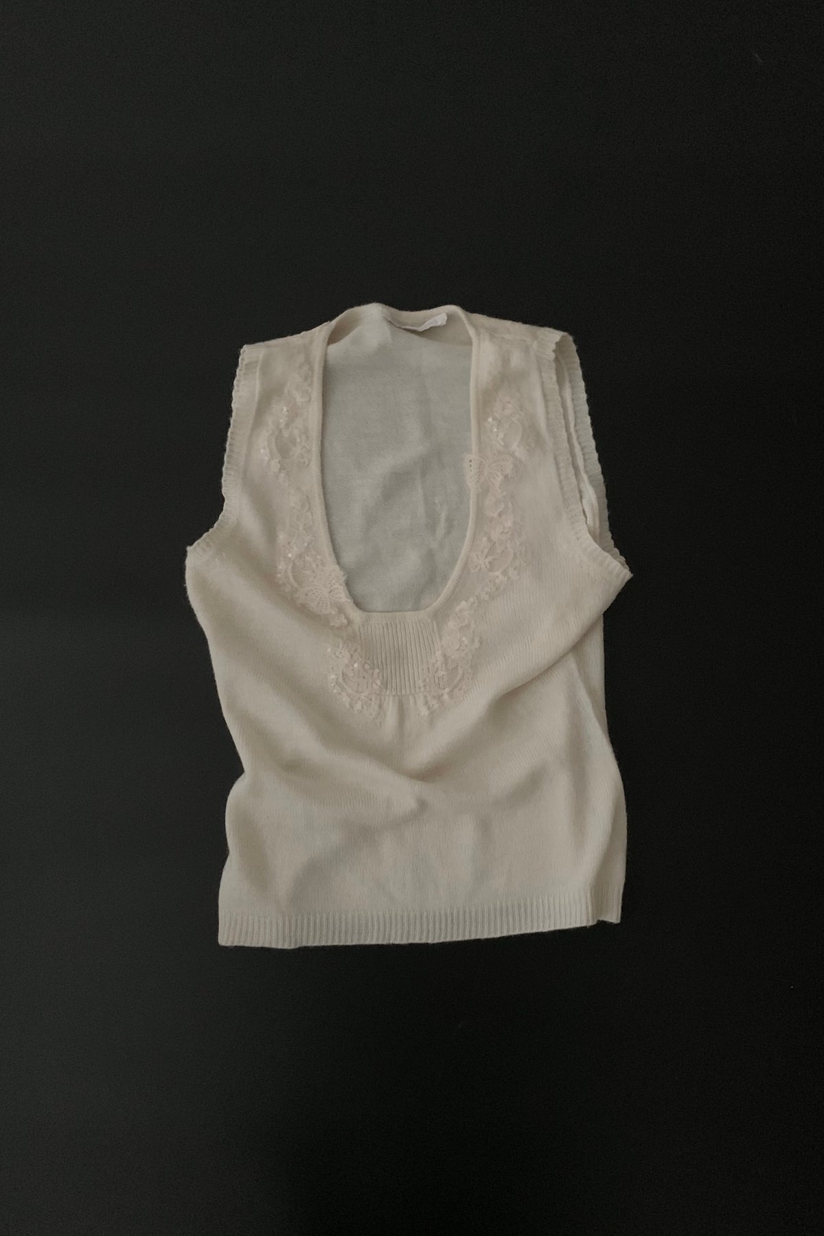 ivory flower sequins knit vest