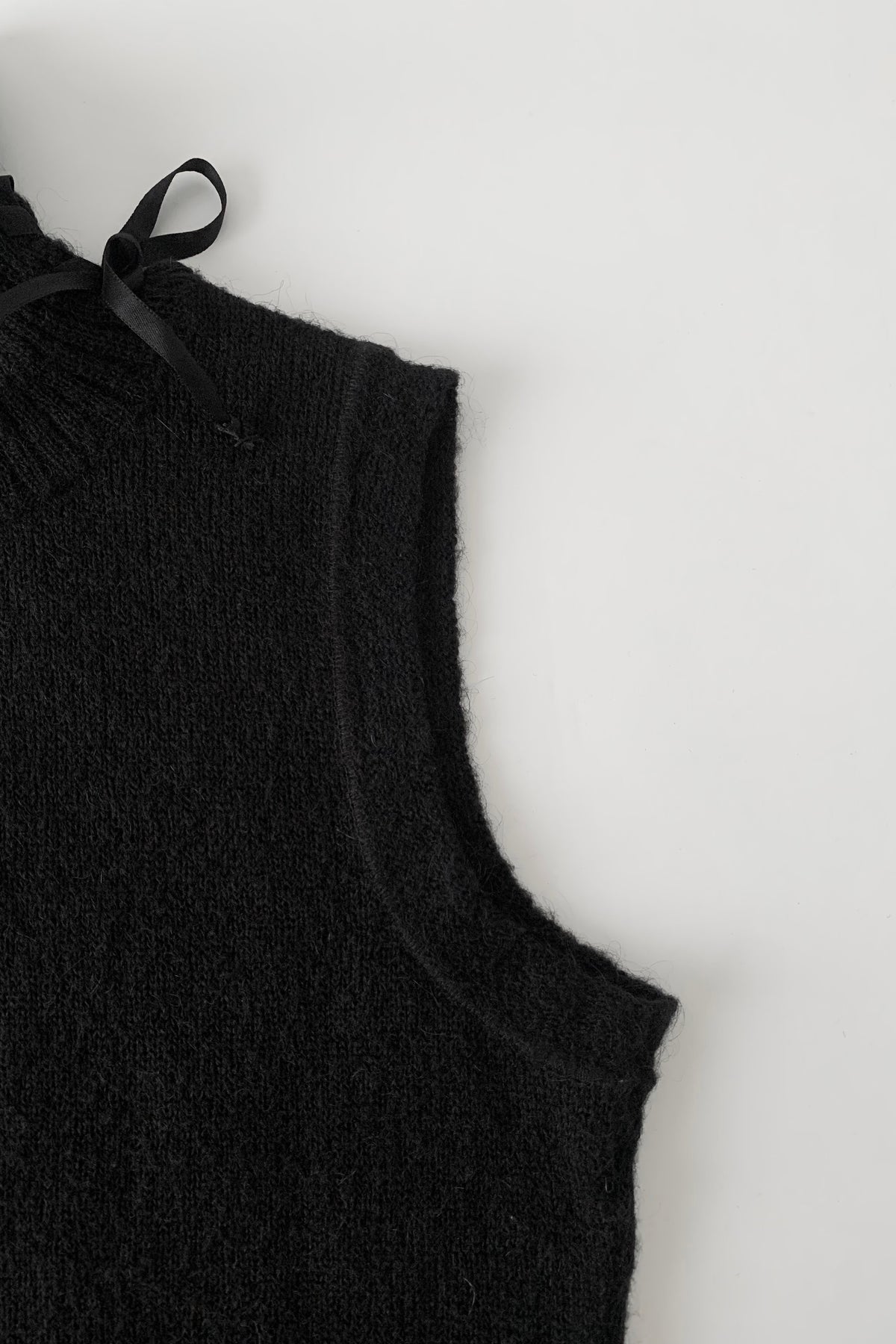 black side ribbon vest