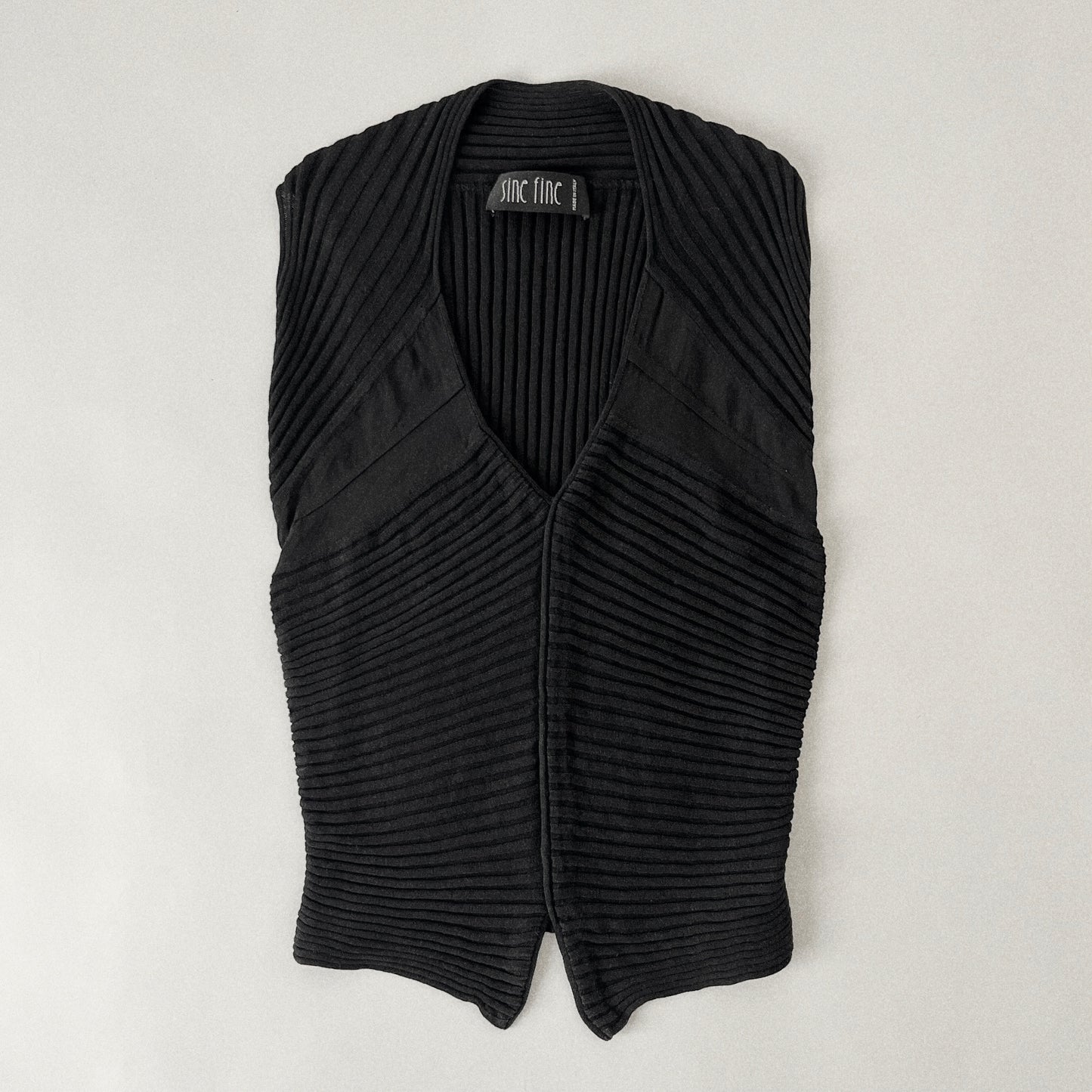 Italy black v neck tops
