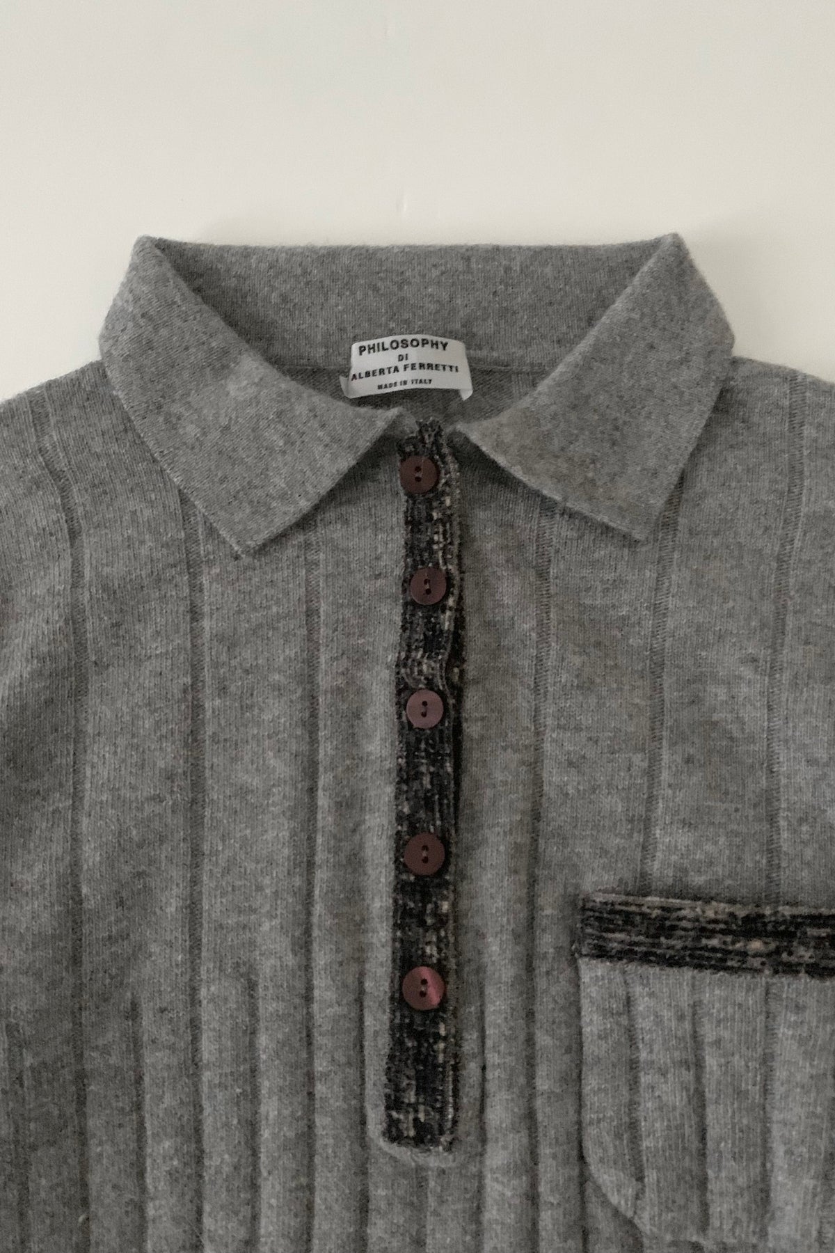 Italy gray shape button knit