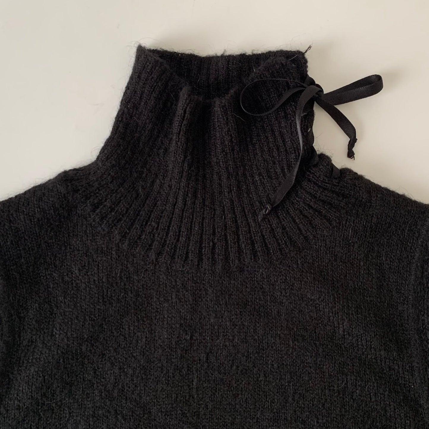 black side ribbon vest