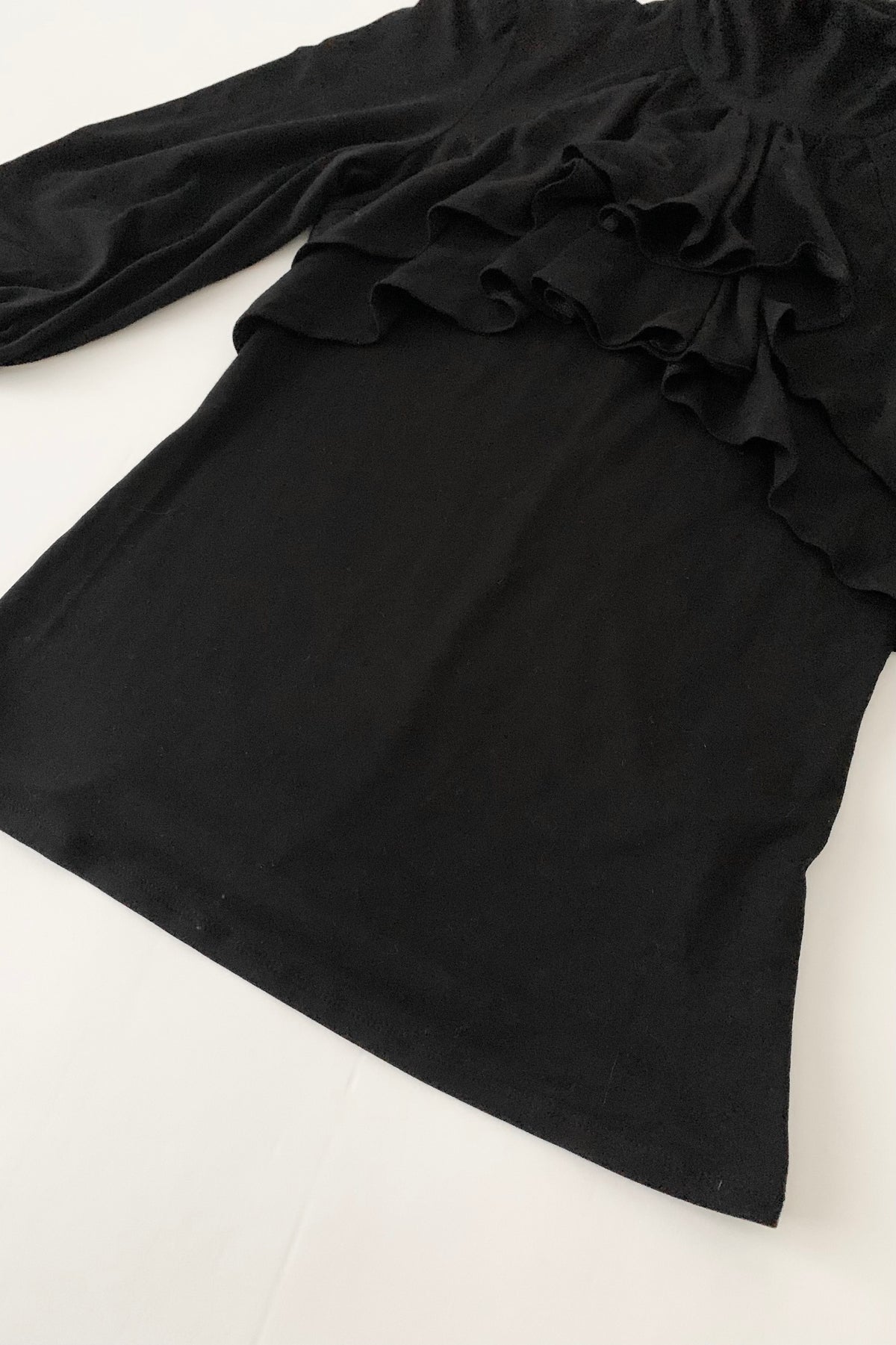 black half sleeve frill tops