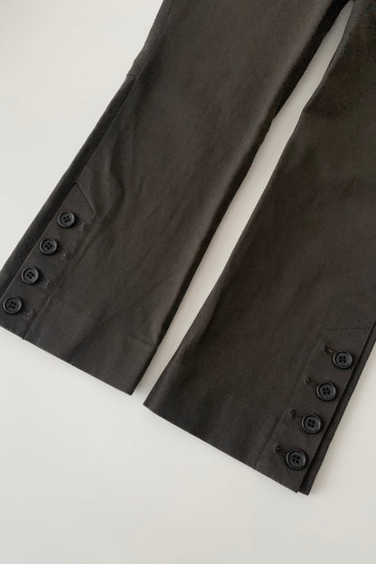 dark gray side buttons capri pants
