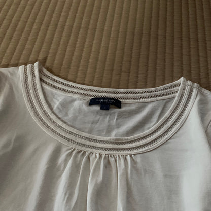Burberry ivory neck design T tops