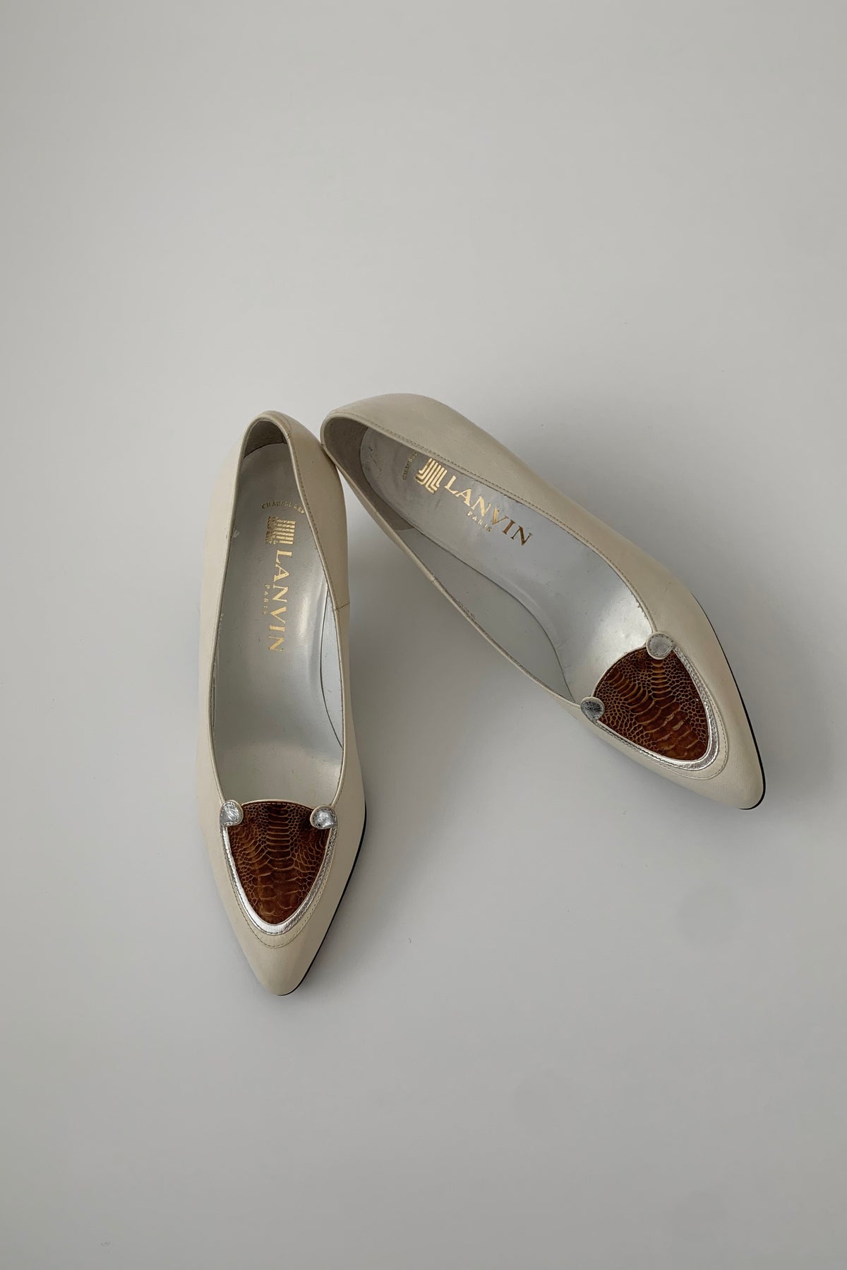 LANVIN ivory python design heels