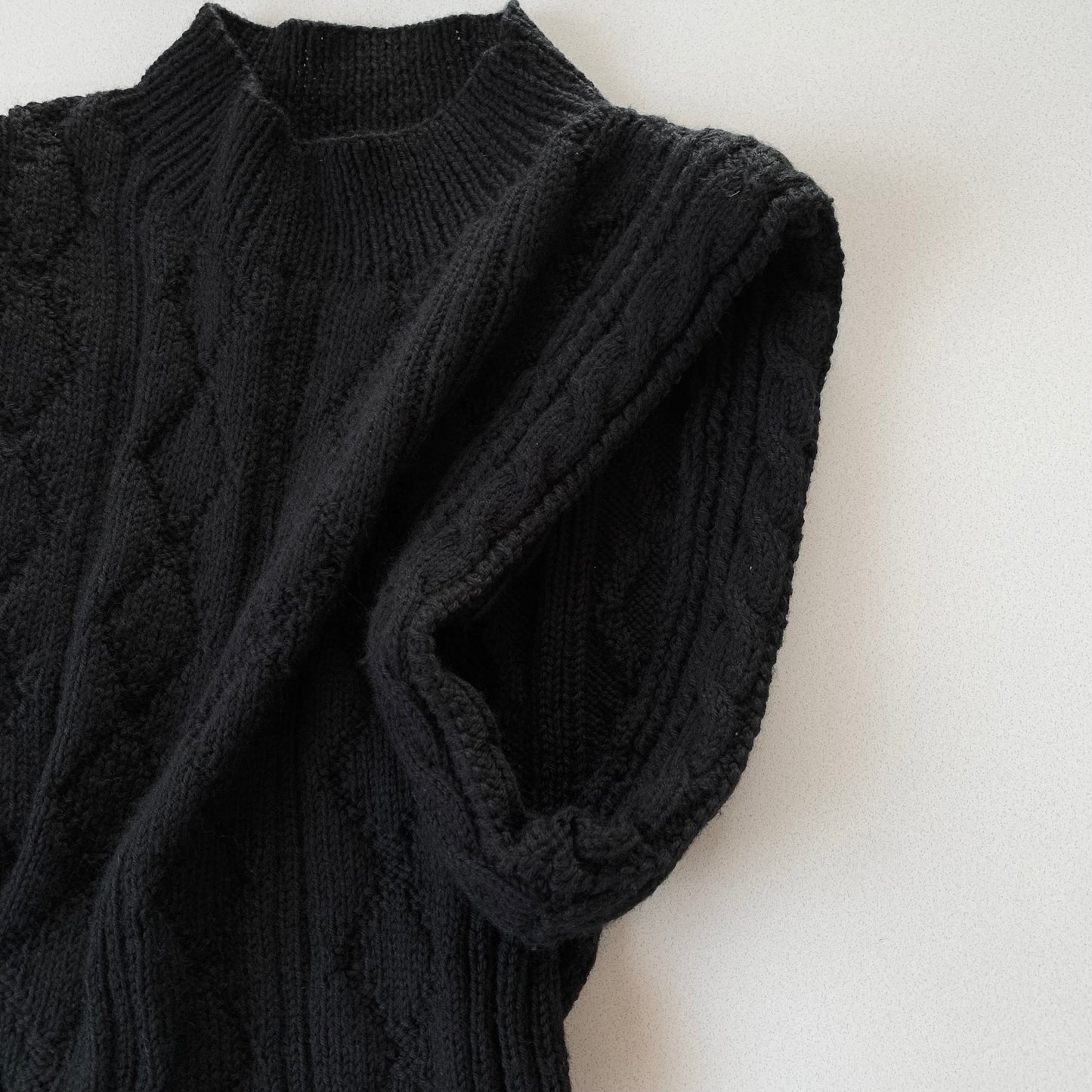 black side open knit vest