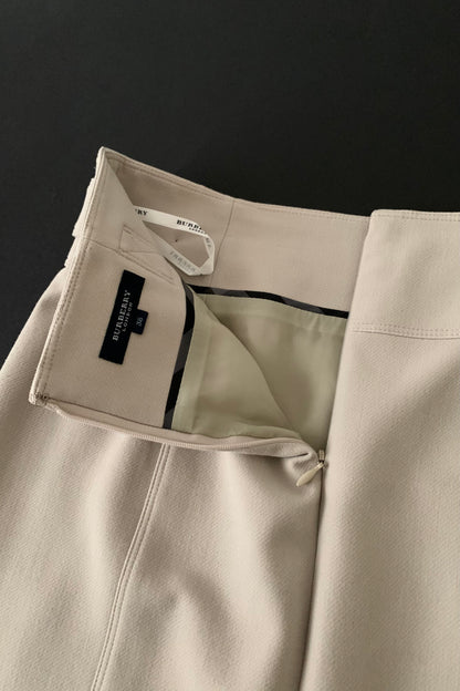 Burberry light beige side buttons skirt
