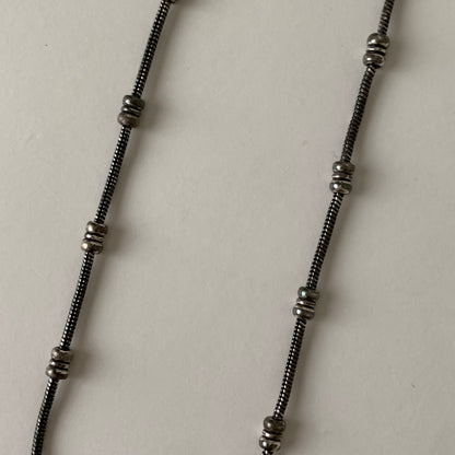 silver point design necklace