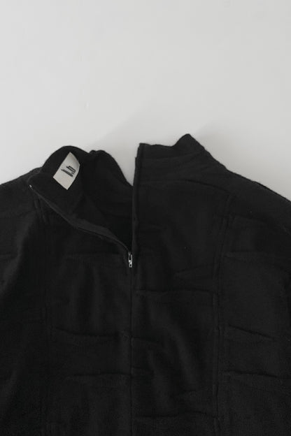 black scale design knt tops