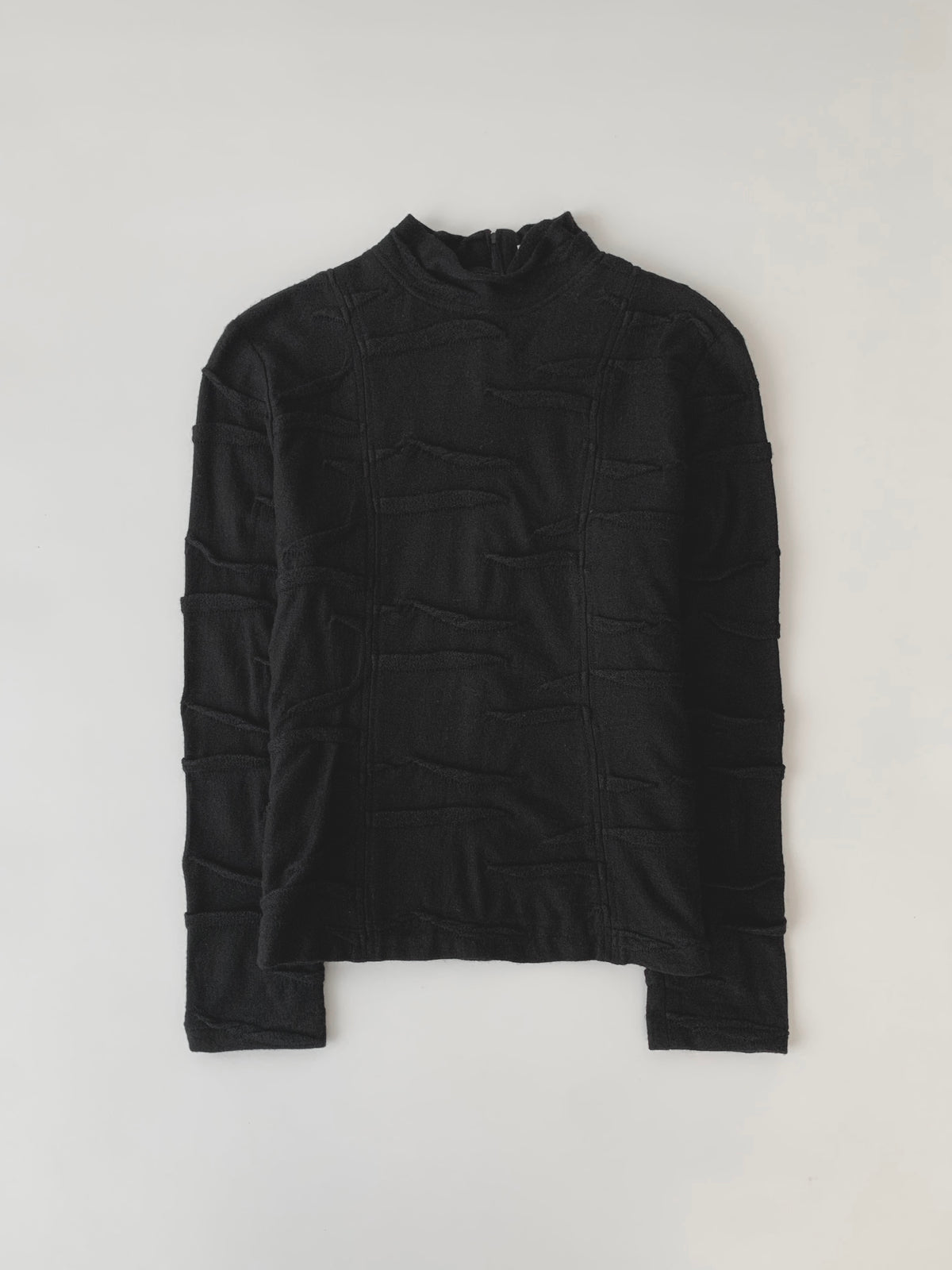 black scale design knt tops