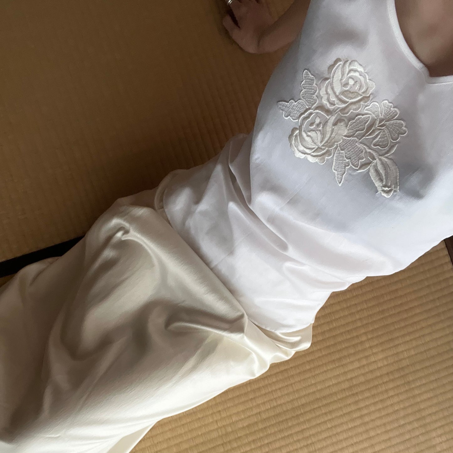 white flower embroidery tops