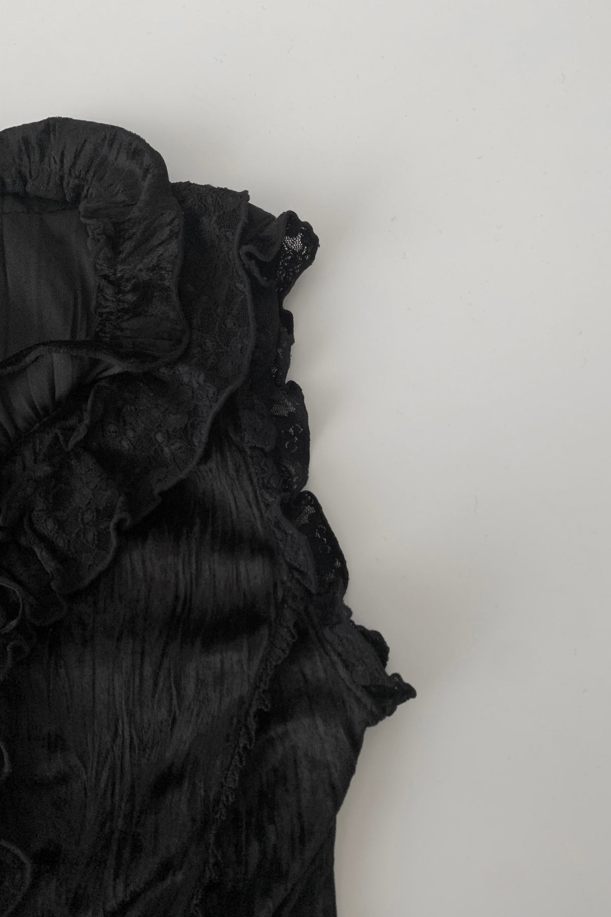 black velours frill vest