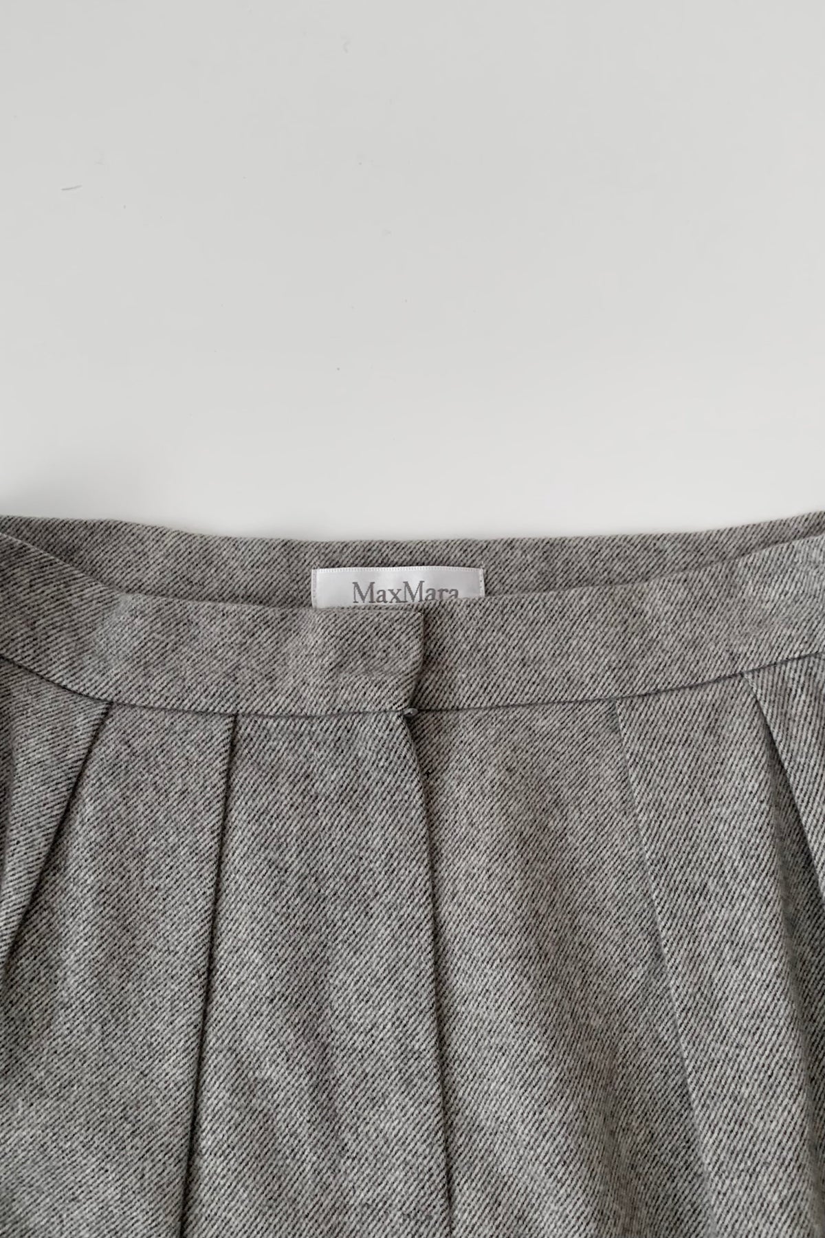 MaxMara  gray tweed balloonskirt