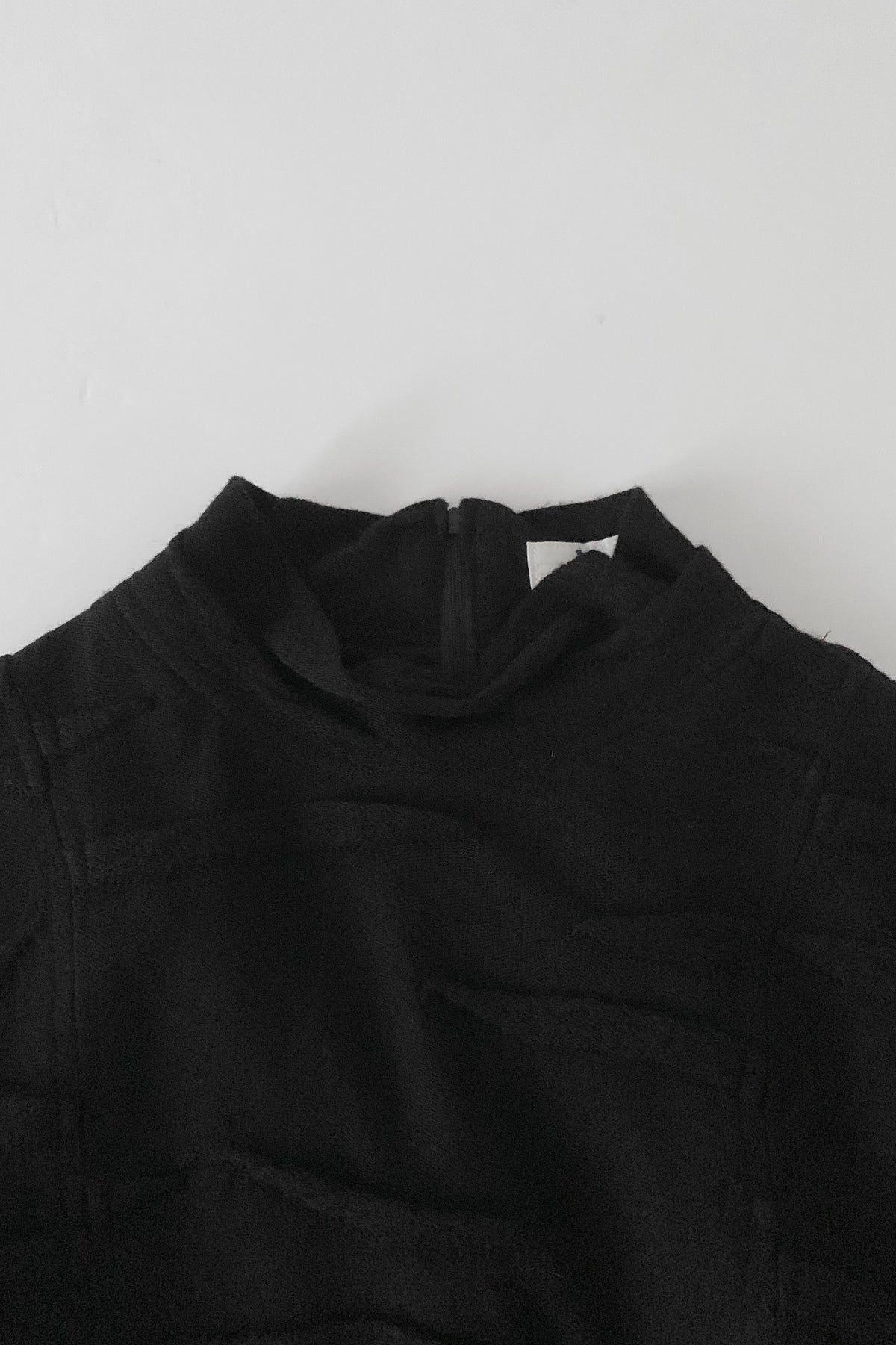 black scale design knt tops