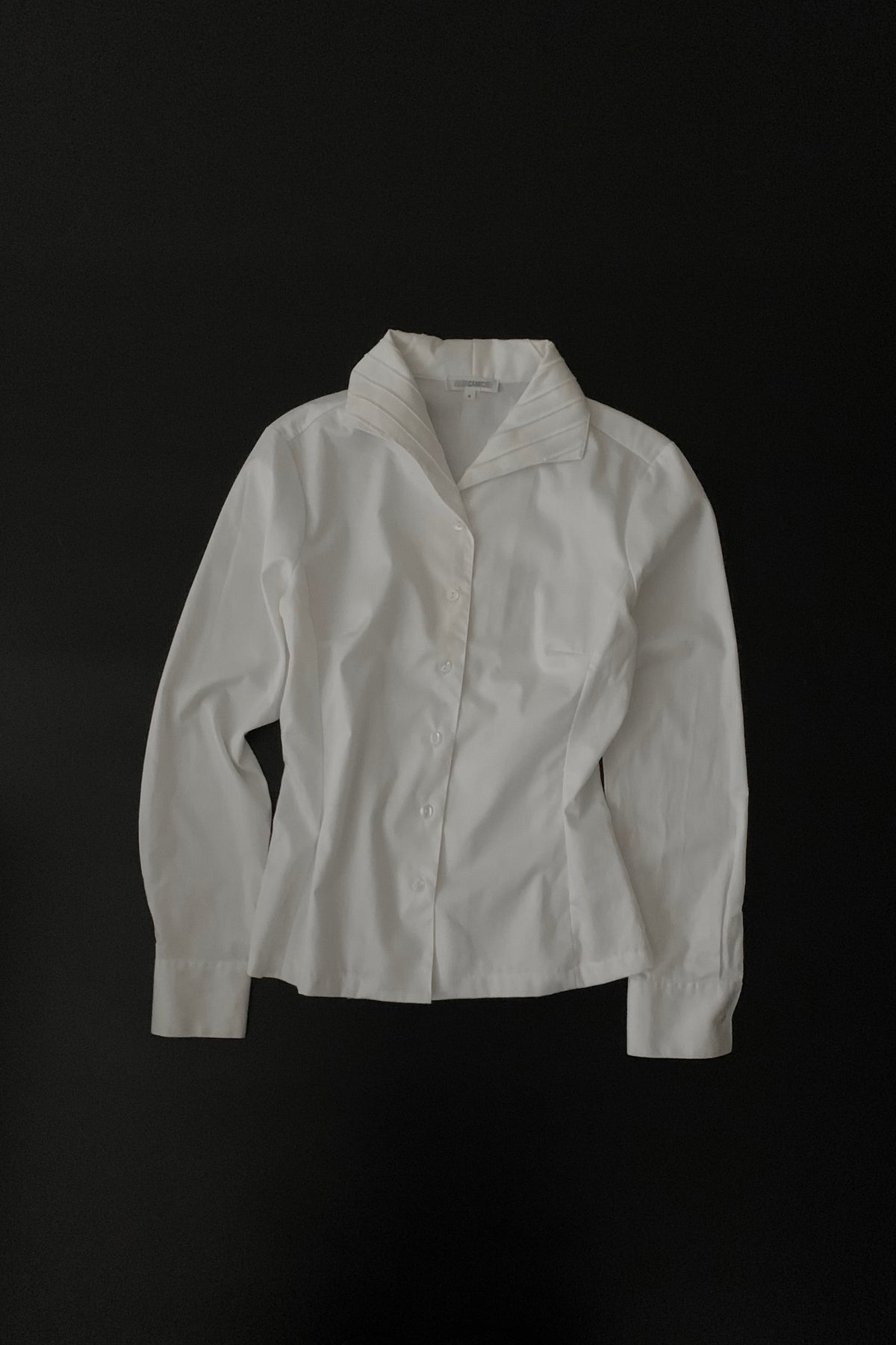 white stripe collar shirt