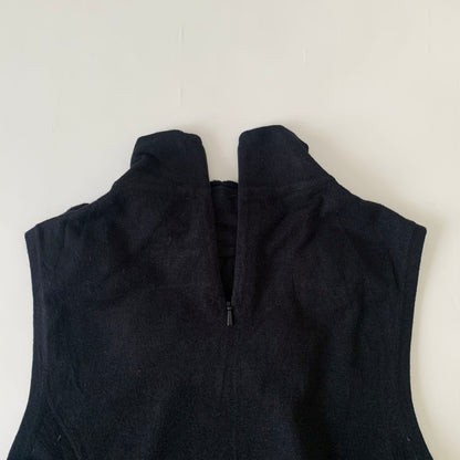 black rose motif knit vest
